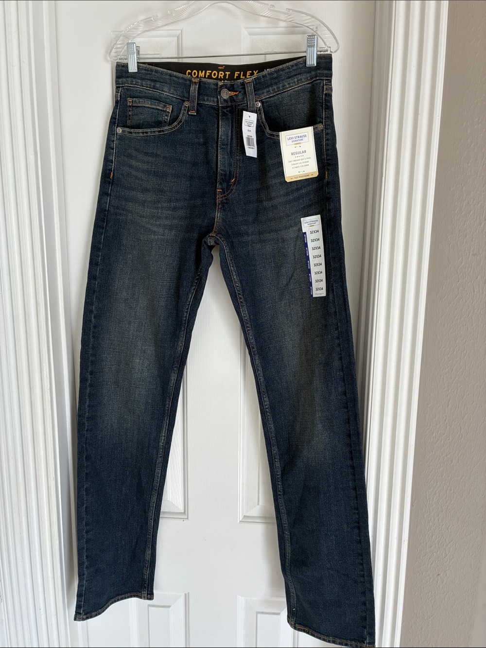 Levi's Slim Straight Jeans in dark indigo